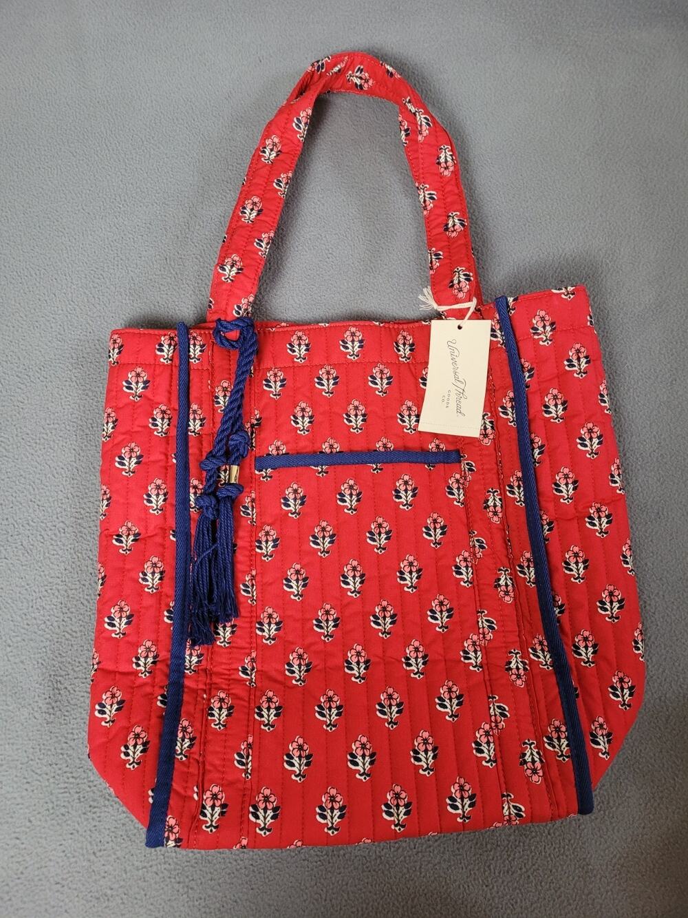 Floral Print Quilted Tote Bag with Tassel Universal Thread Inside Zipper Pocket